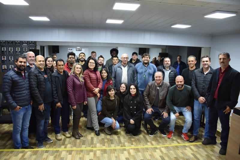 Sessão da Câmara contou com participação de alunos de Economia da UFFS